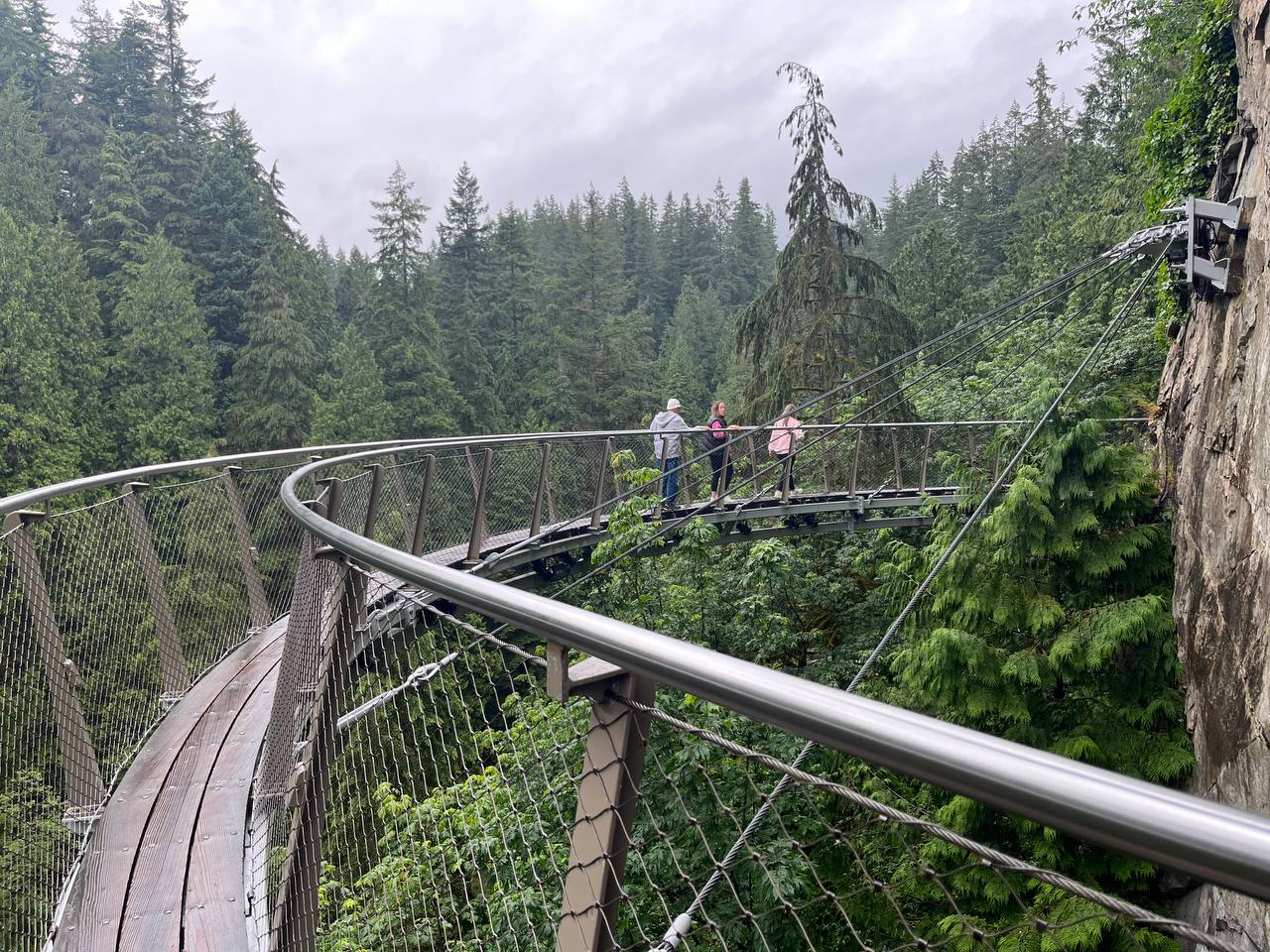 Capilano Suspension Bridge Cliff Walk Circle